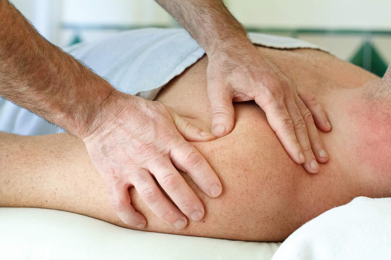 Периостальный массаж проводится в тех зонах, где кости меньше всего покрыты мышечными волокнами