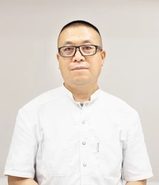 Мануальный терапевт-кинезиолог Хайцзянь Чао прием в медицинском центре Ист Клиник в Мытищах