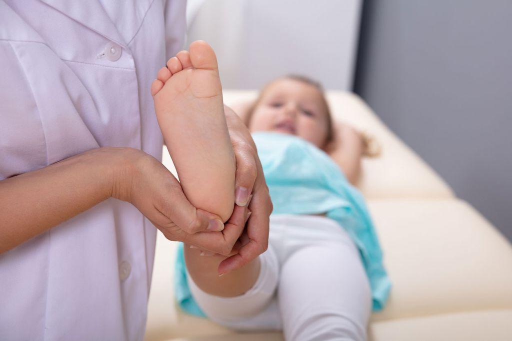 Работа детского травматолога-ортопеда также включает в себя мероприятия по профилактике дальнейших осложнений
