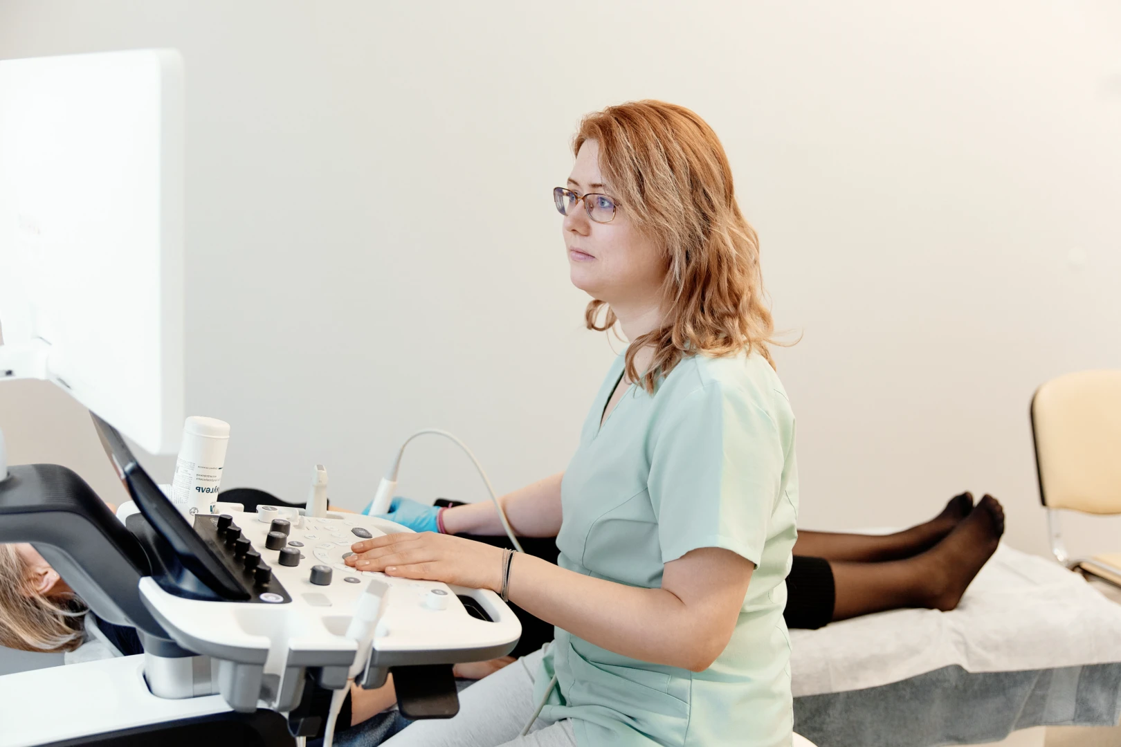 Врач дает рекомендации после УЗИ