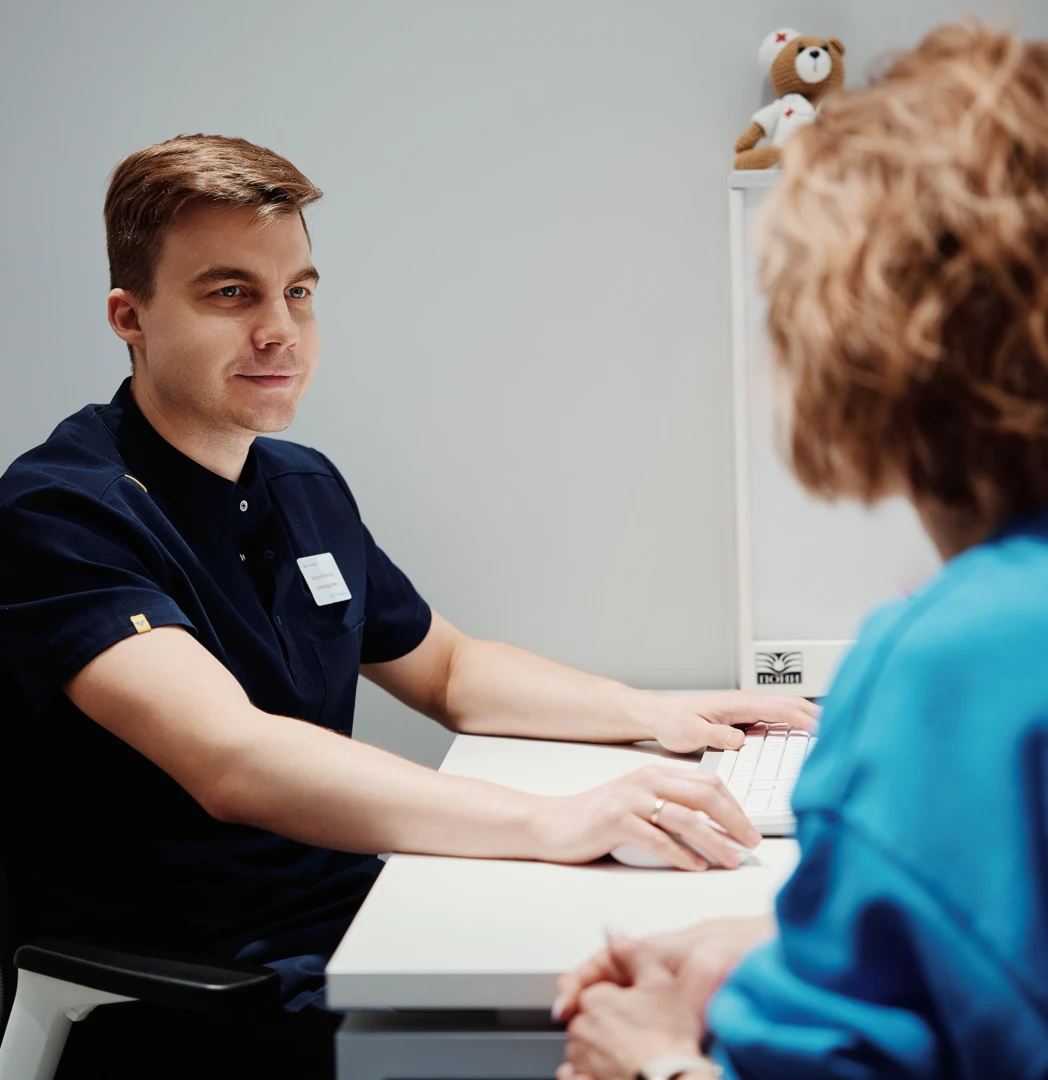 Занятие ЛФК при трохантерите в Ист Клинике