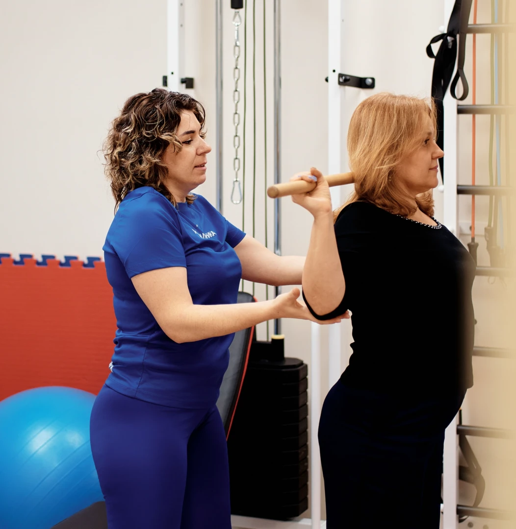 Занятие ЛФК при ушибах грудной клетки в Ист Клинике