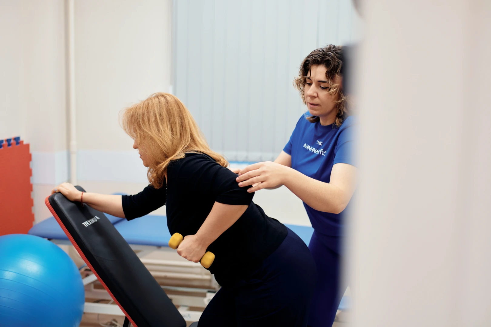 Врач проводит диагностику