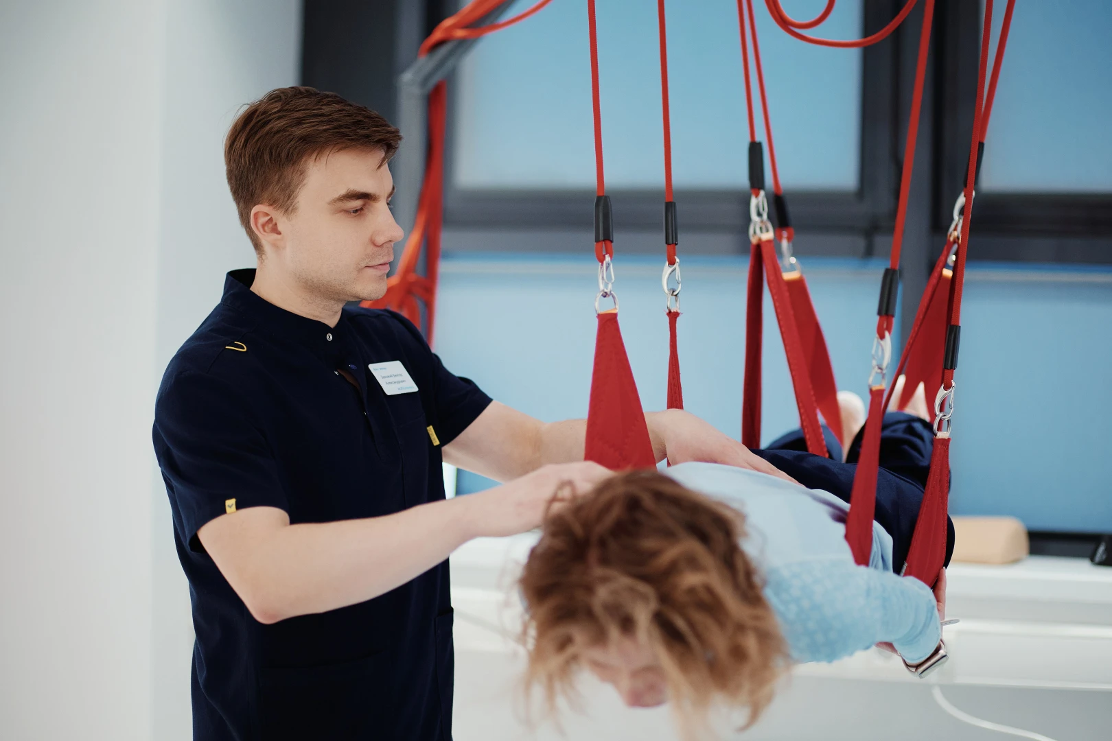 Врач проводит диагностику