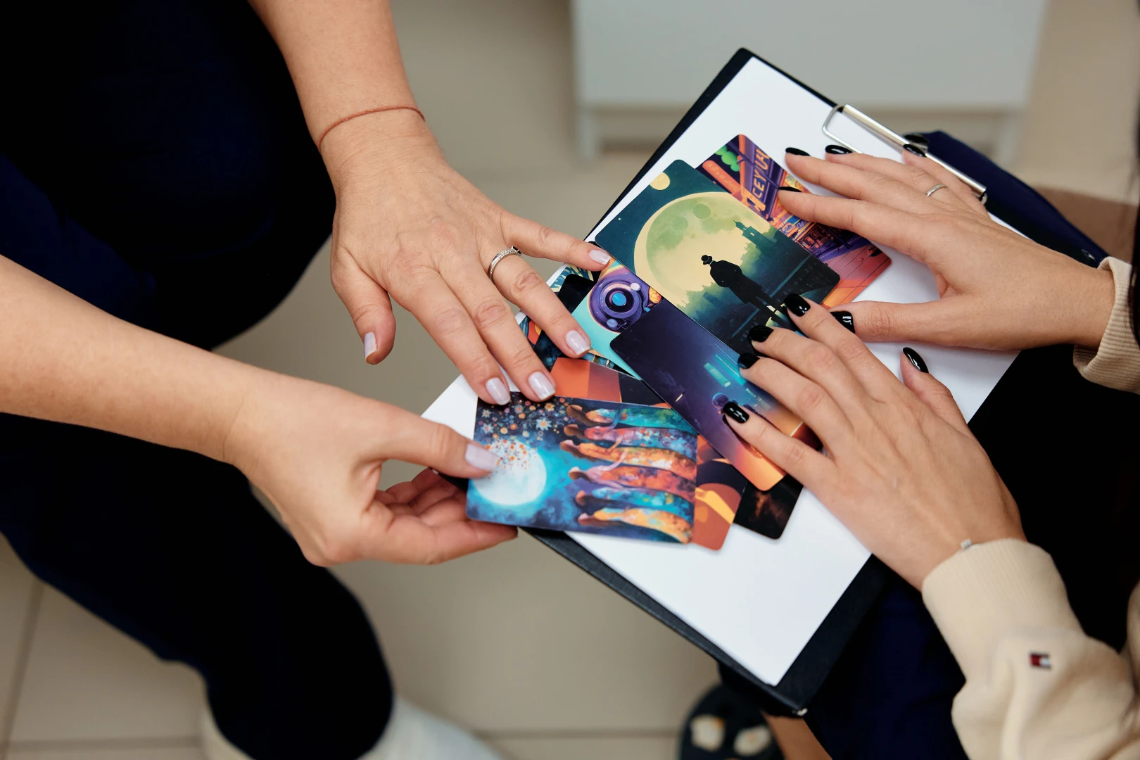 Врач проводит диагностику