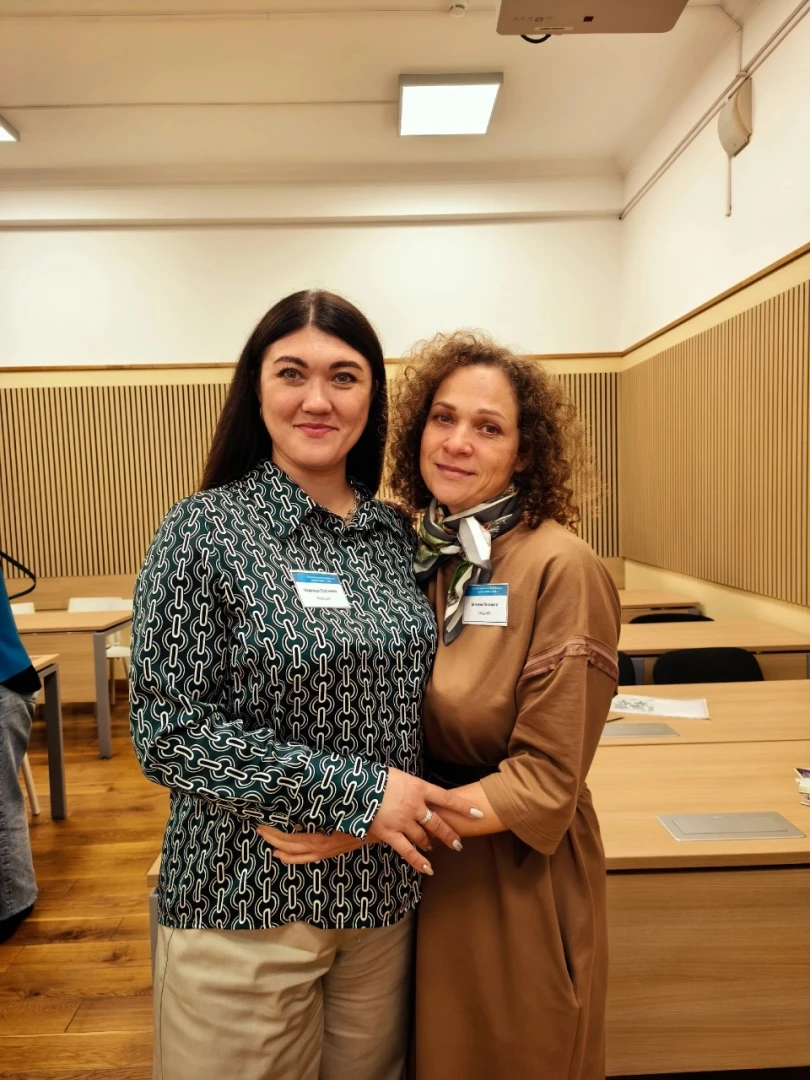 Надежда Дергачева с коллегой на конференции «Право быть»
